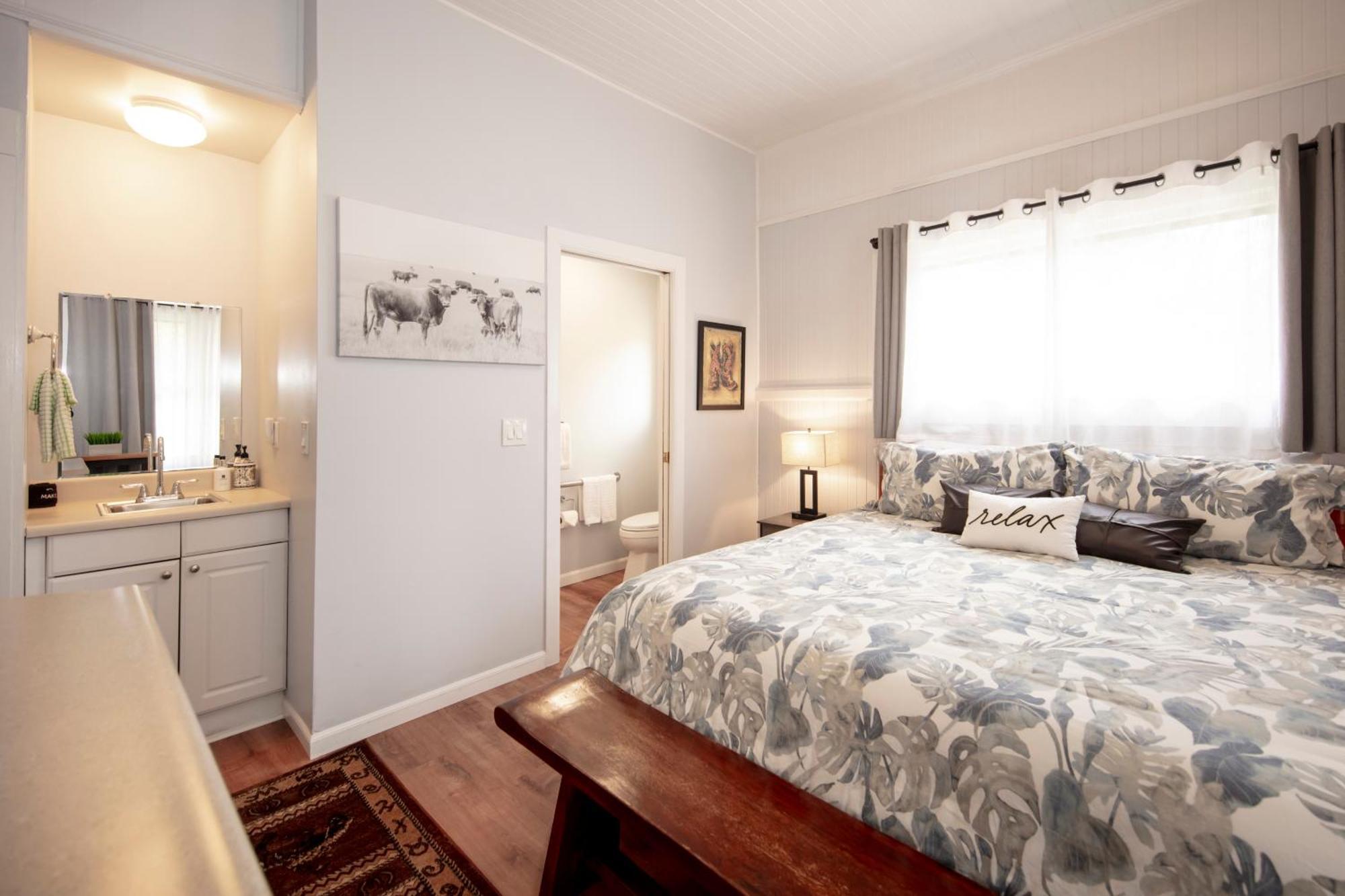 Aloha Junction Bed And Breakfast -Minutes Away From Hawaii Volcanoes National Park Bagian luar foto