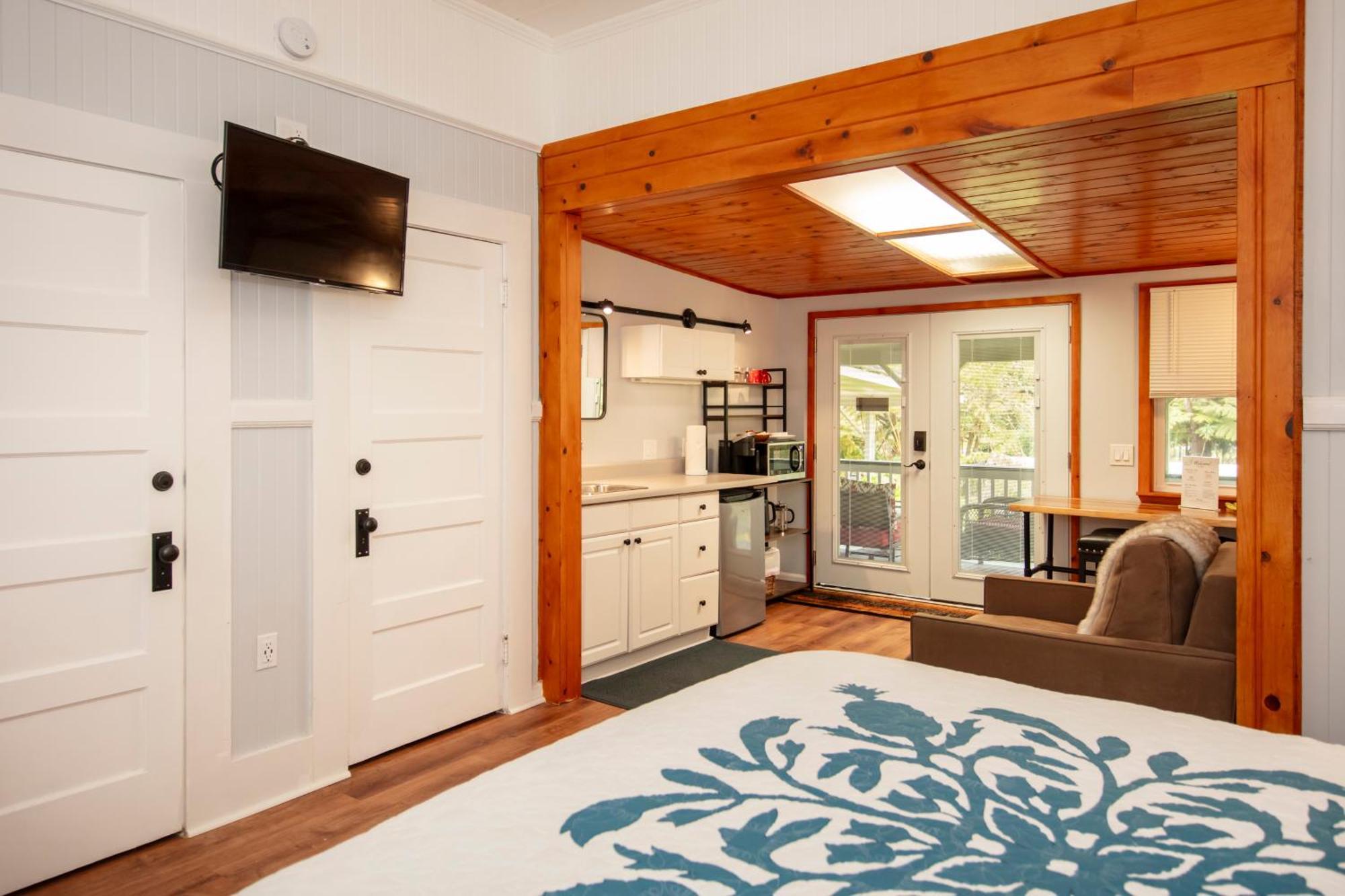 Aloha Junction Bed And Breakfast -Minutes Away From Hawaii Volcanoes National Park Bagian luar foto