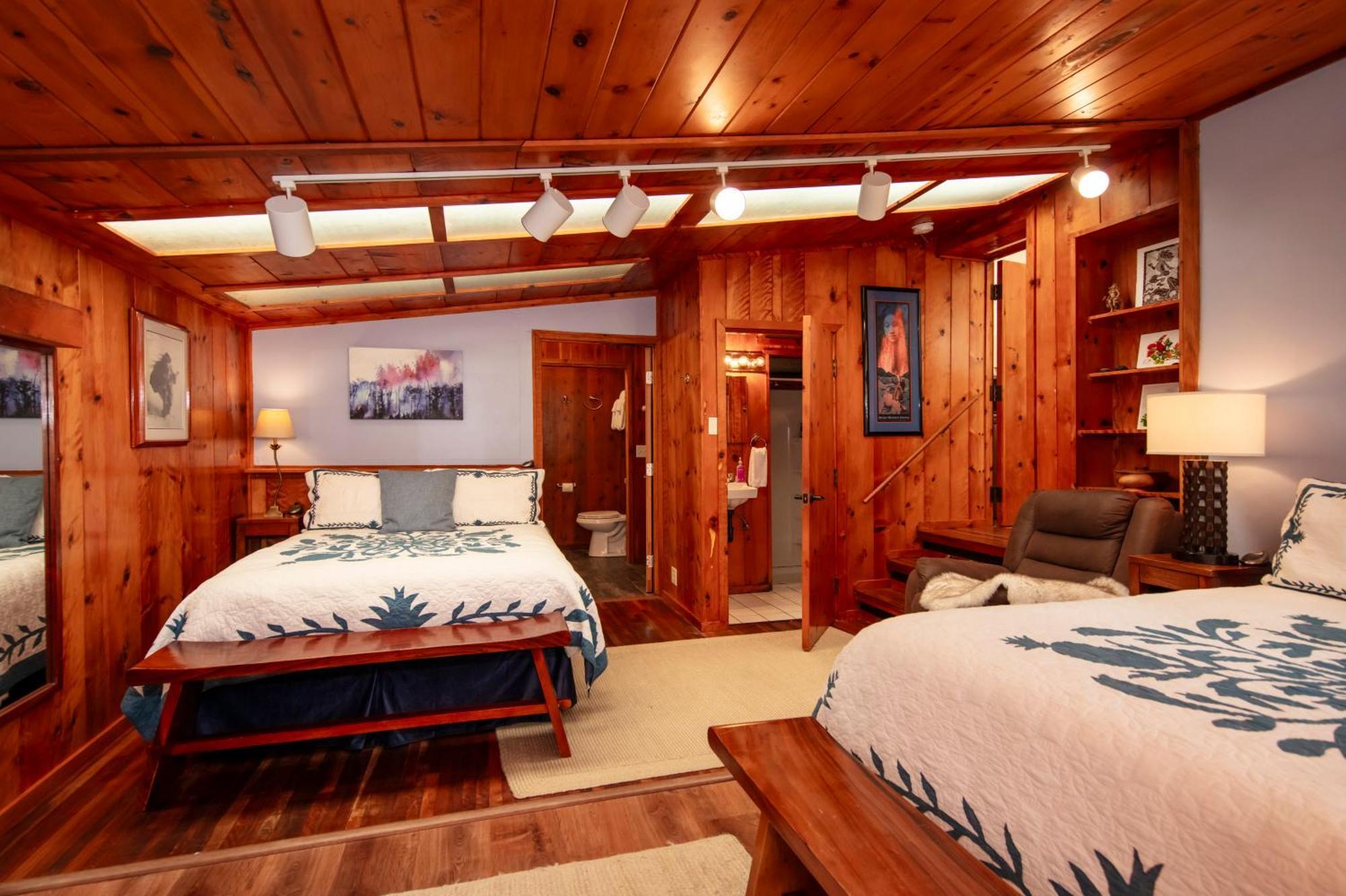 Aloha Junction Bed And Breakfast -Minutes Away From Hawaii Volcanoes National Park Bagian luar foto