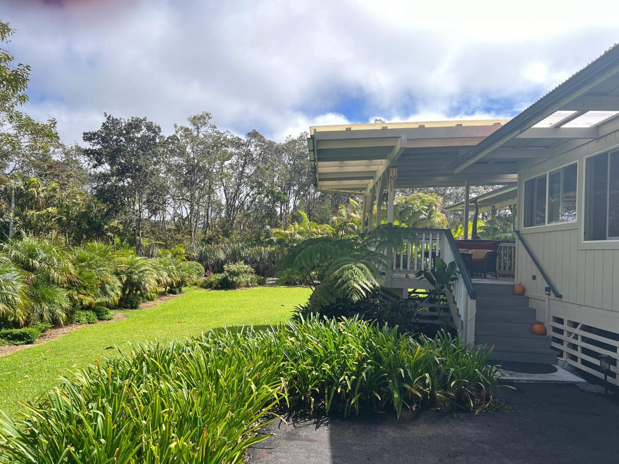 Aloha Junction Bed And Breakfast -Minutes Away From Hawaii Volcanoes National Park Bagian luar foto