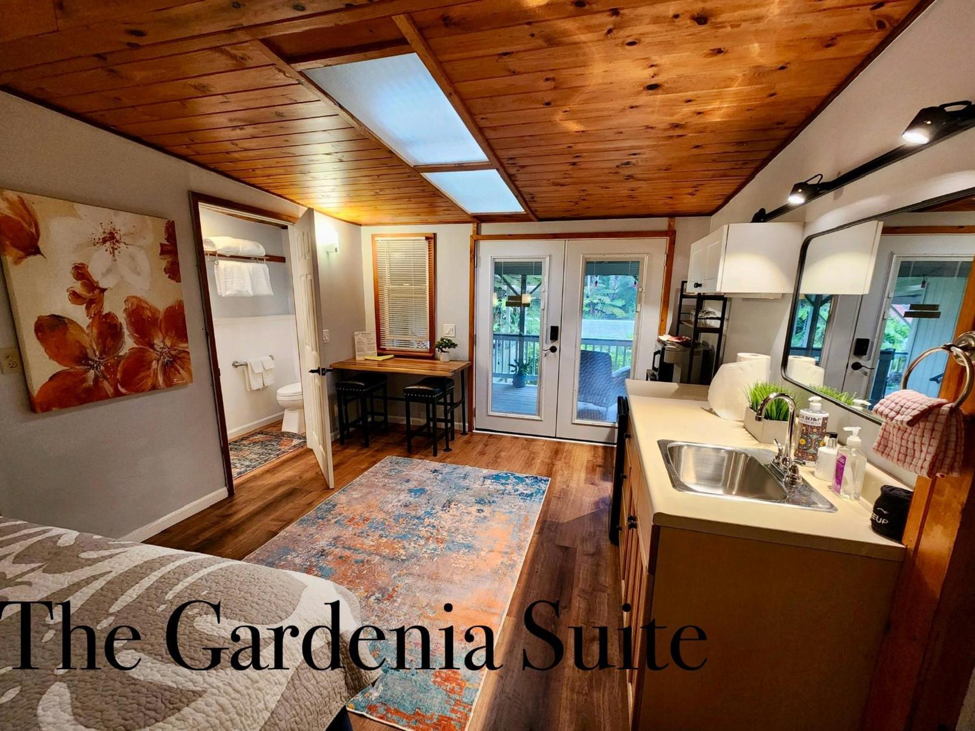 Aloha Junction Bed And Breakfast -Minutes Away From Hawaii Volcanoes National Park Bagian luar foto