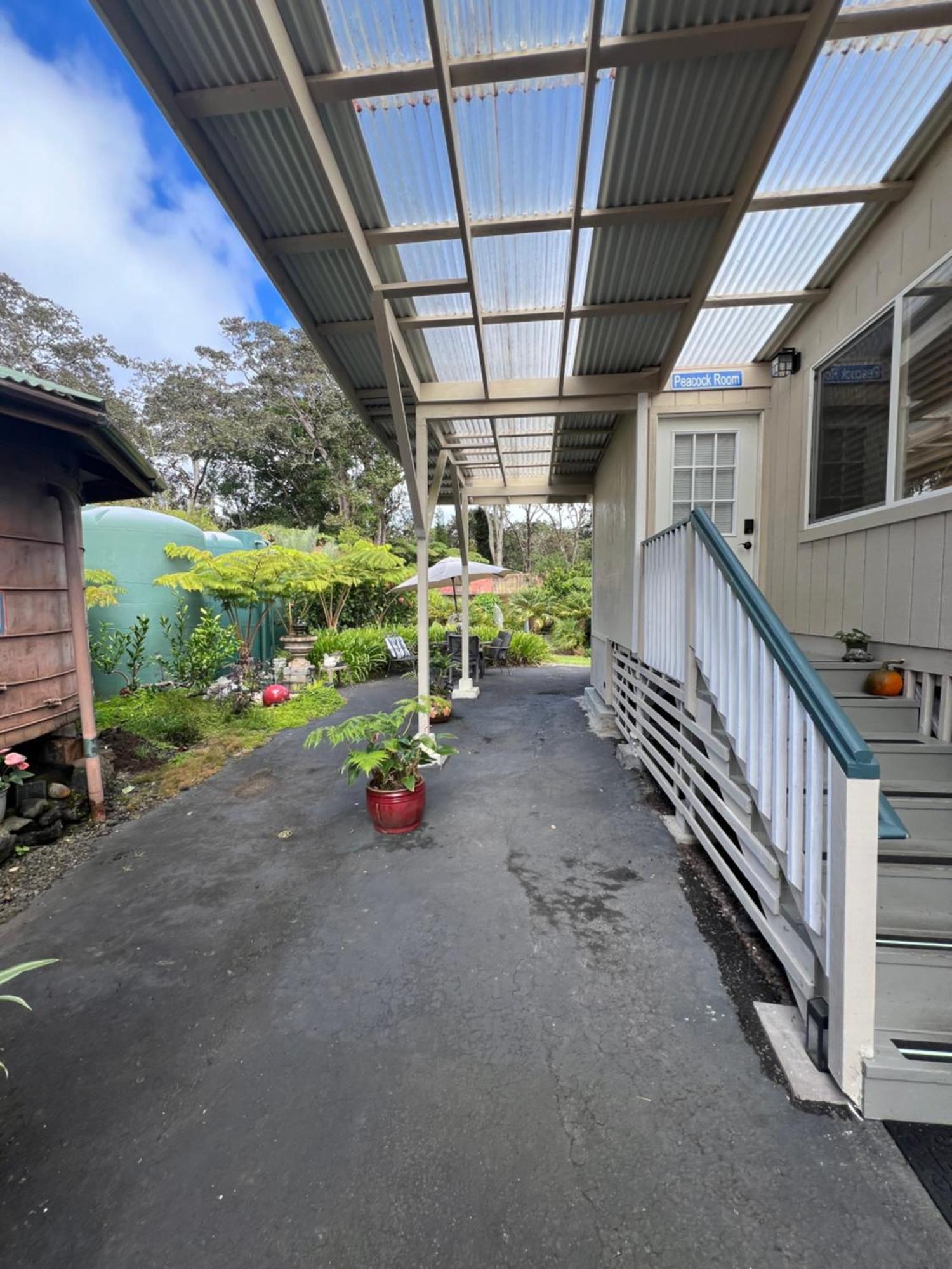 Aloha Junction Bed And Breakfast -Minutes Away From Hawaii Volcanoes National Park Bagian luar foto